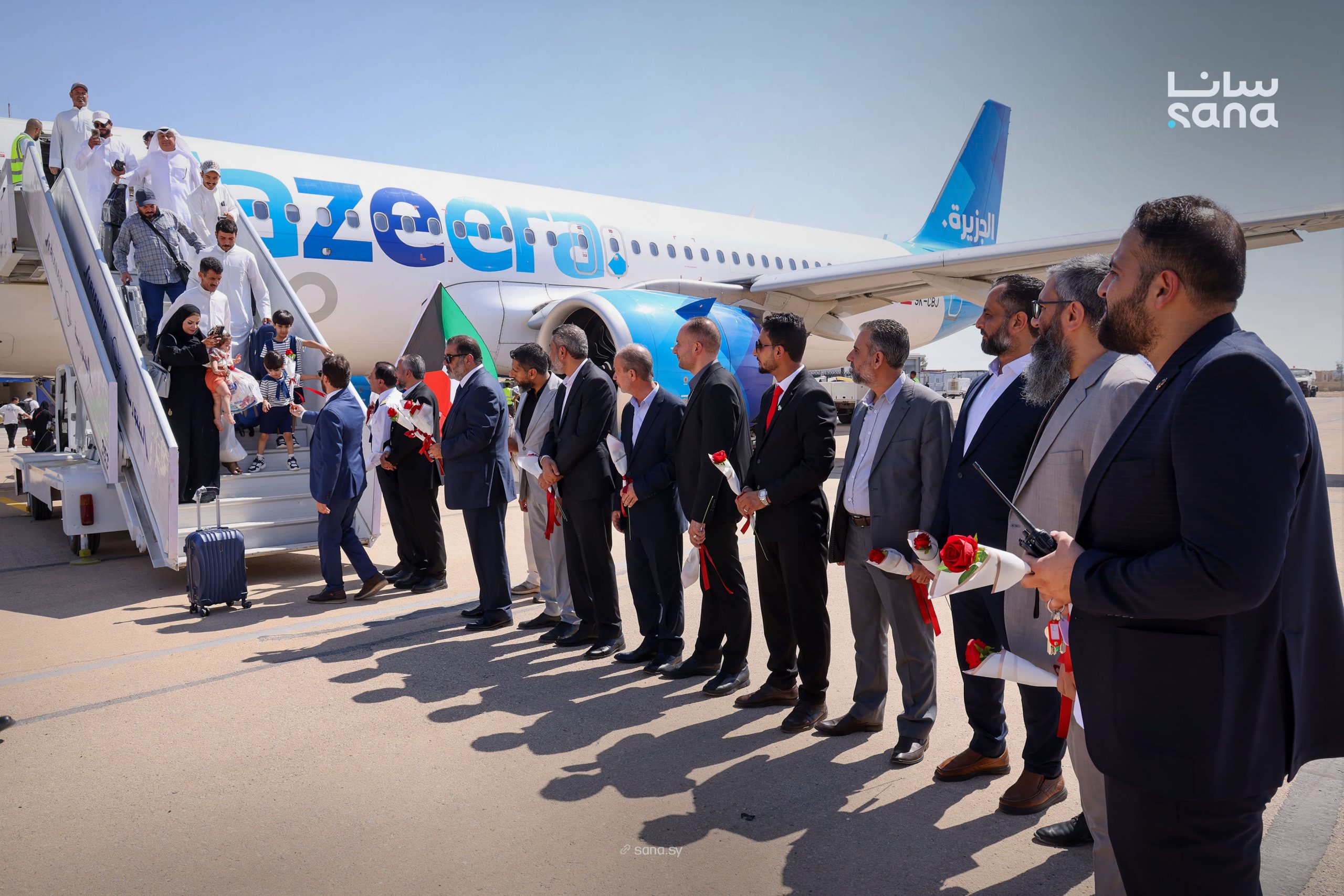 مطار دير الزور يستقبل أولى رحلات طيران الجزيرة القادمة من الكويت (سانا).
