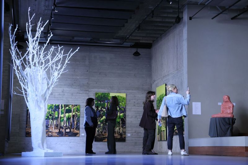 جانب من المعرض.