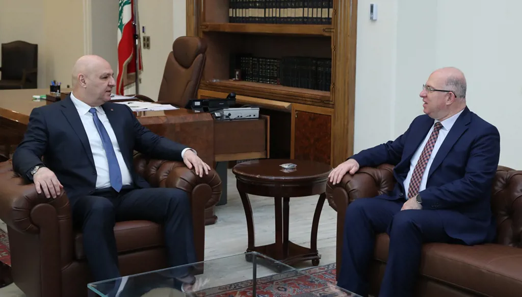 عون يطلع على ملف رفع الحد الأدنى للأجور والتحضيرات للانتخابات البلدية والاختيارية