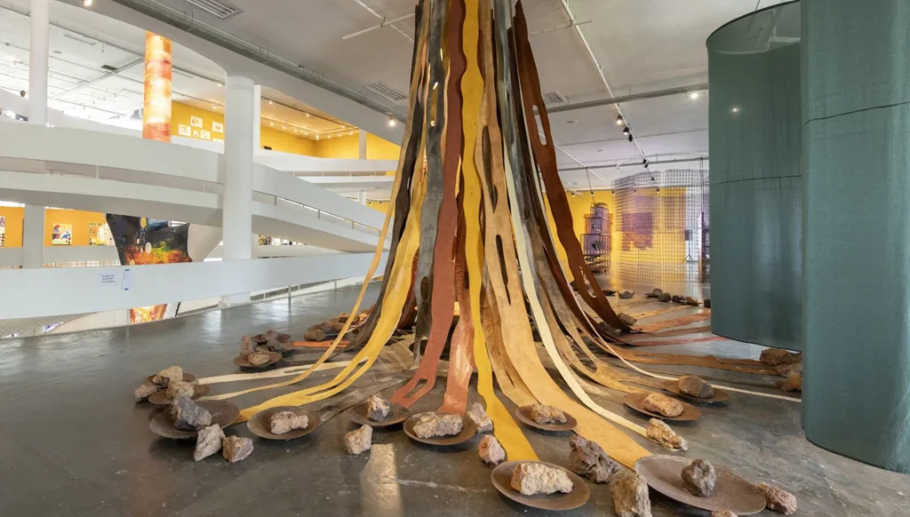 تحت شمس البينالي في ساو باولو... أكثر من مئة فنان يعبرون الطرق الإنسانية