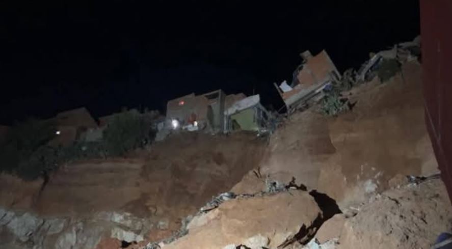 انهيار صخري في وهران (وكالات)