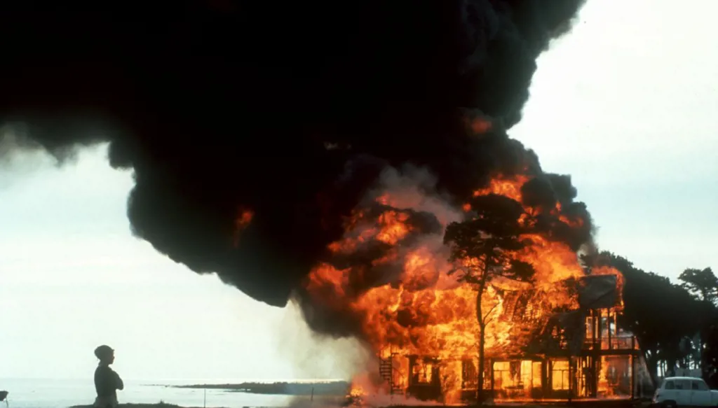 دمّرت حرّرت وانتقمت… هكذا امتدّت النيران إلى السينما