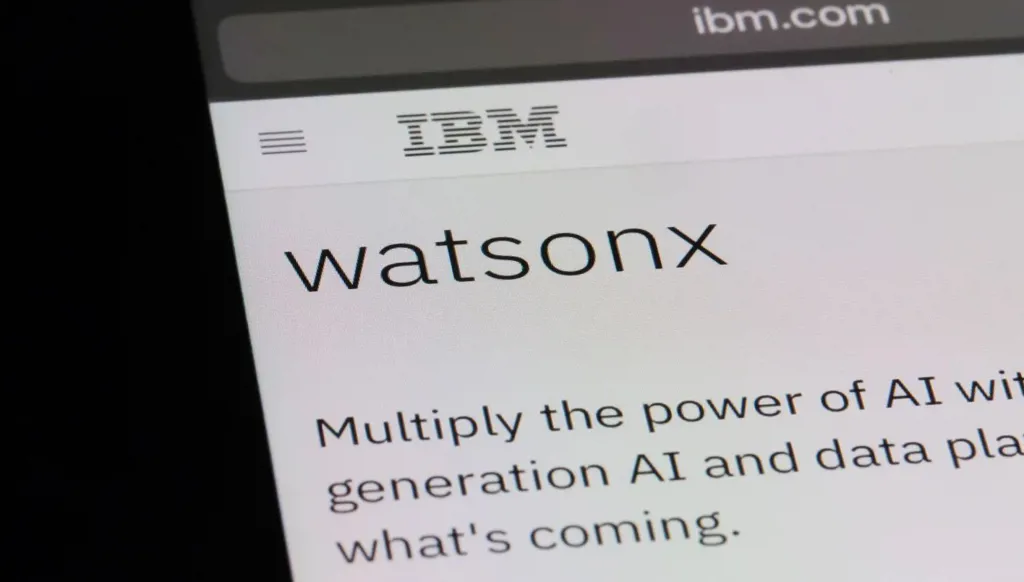 شراكة بين شركة "آي بي إم" والشركة الإماراتية "اتصالات" لتطوير منصة لحوكمة الذكاء الاصطناعي