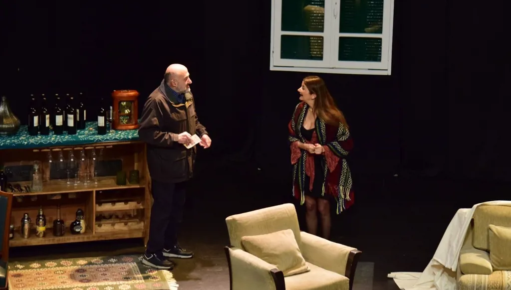 سن اليأْس لا من الأُنوثة بل من أَوضاع البلد