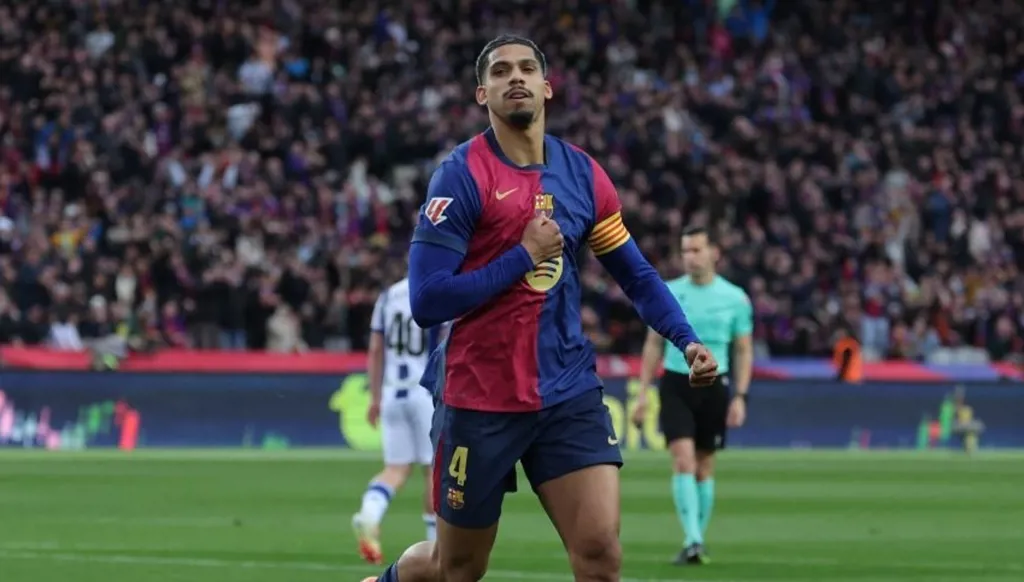 ثلاثية برشلونة تُنعش الأحلام الأوروبية... وأراوخو يتعهد باللقب