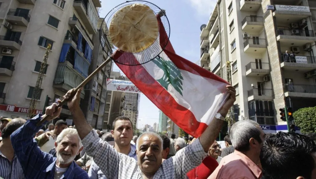 17 تعديلاً لأسعار المحروقات في لبنان... والخبز يقفز إلى 80 ألف ليرة