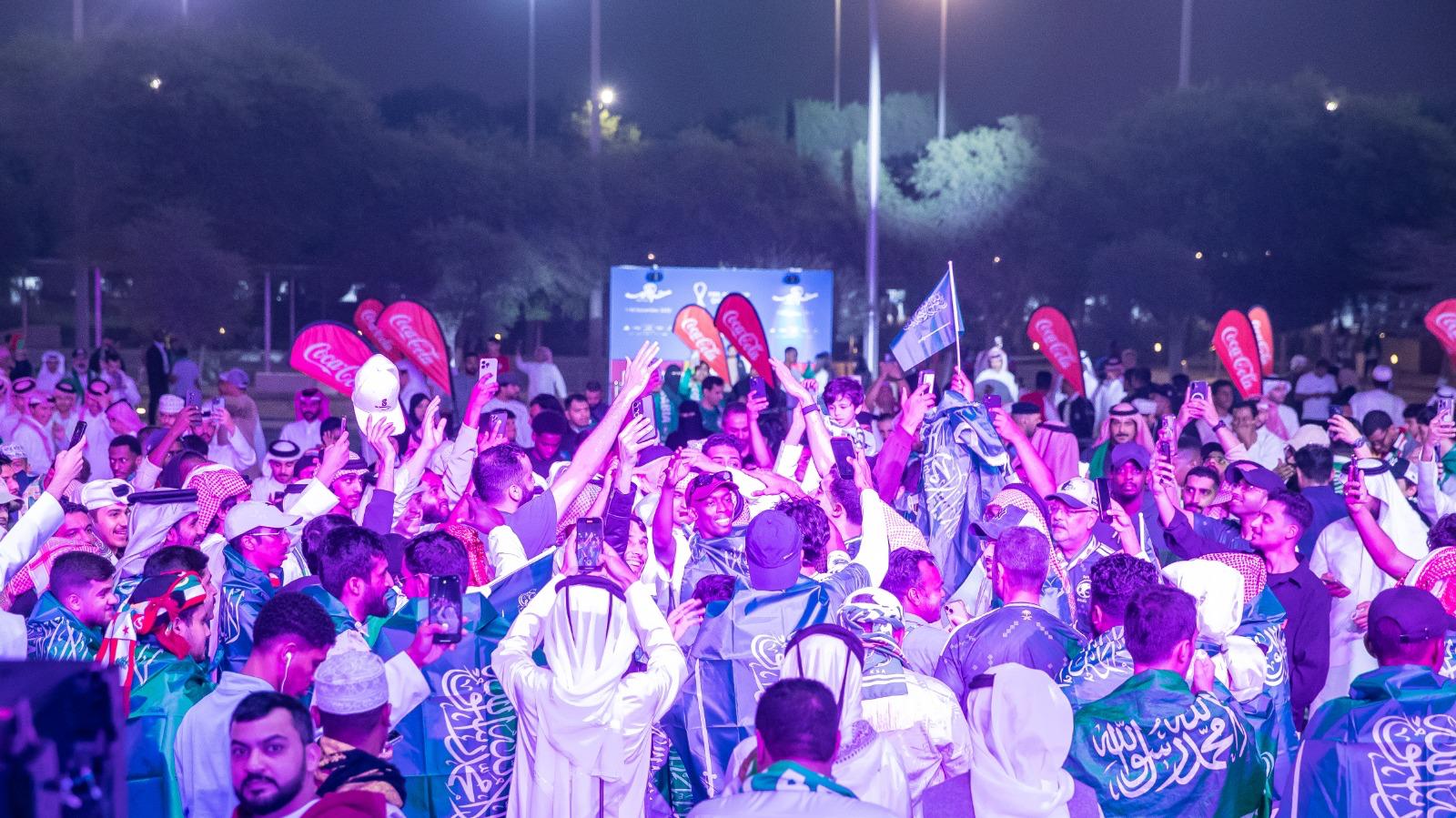 كأس العرب تجمع المشجعين في مكان واحد.