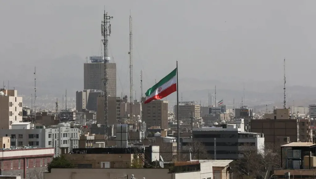 50  يوماً بلا إنترنت: كيف شلّ الحجب الاقتصاد في إيران؟