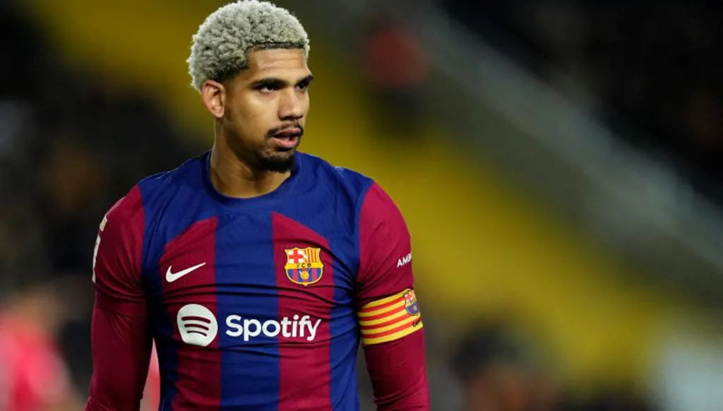 5 أسباب تجعل أراوخو يفكر في مغادرة برشلونة