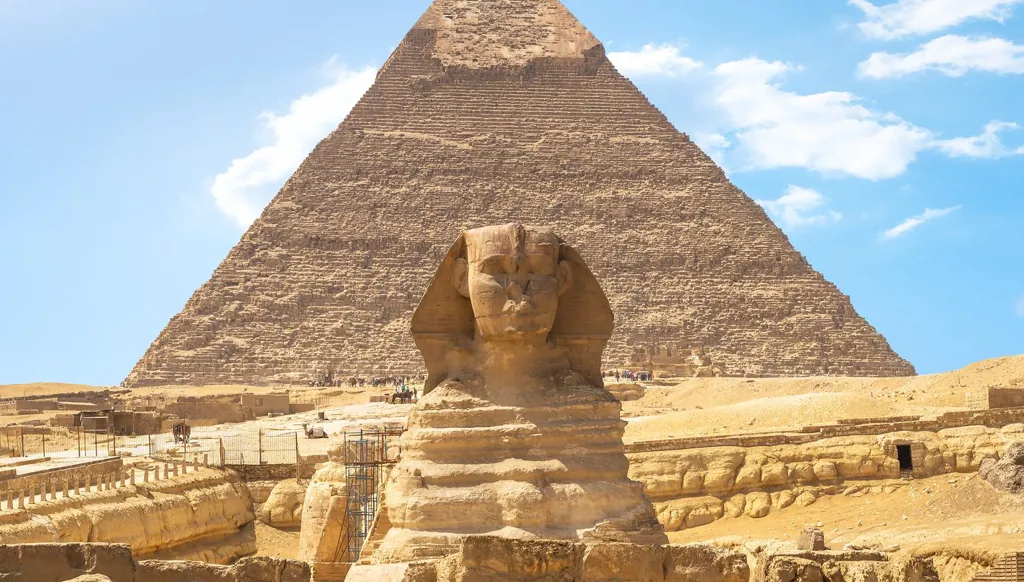 "لعنة الفراعنة" تابع ... زاهي حواس يحسم الجدل