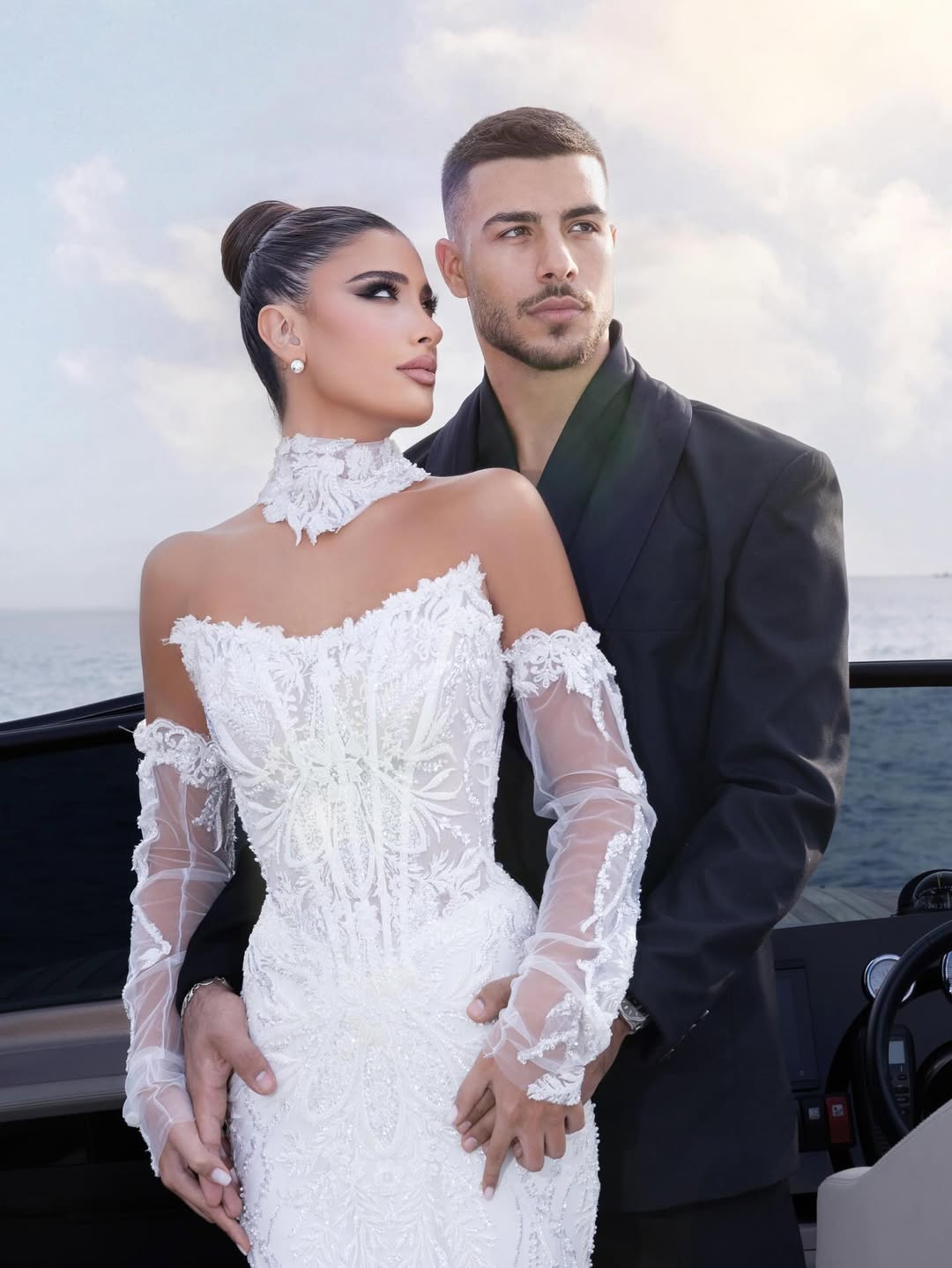 عريس محمد حامد بتصميم البدلة الرسمية الأنيقة (انستغرام)