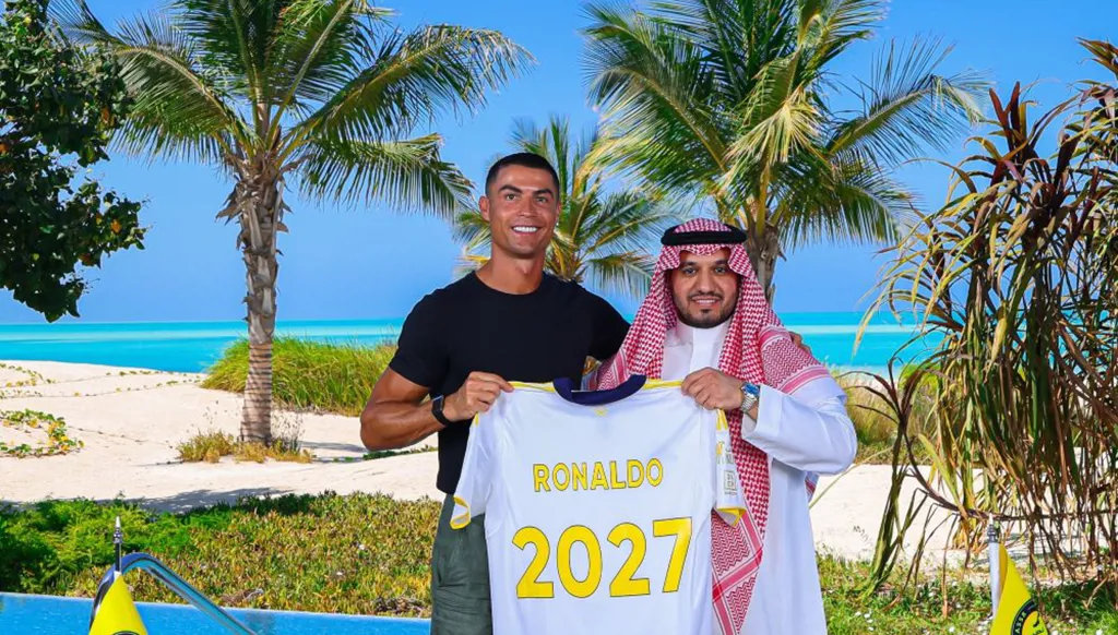 القصة مستمرة... النصر يعلن بقاء رونالدو في صفوفه (فيديو)