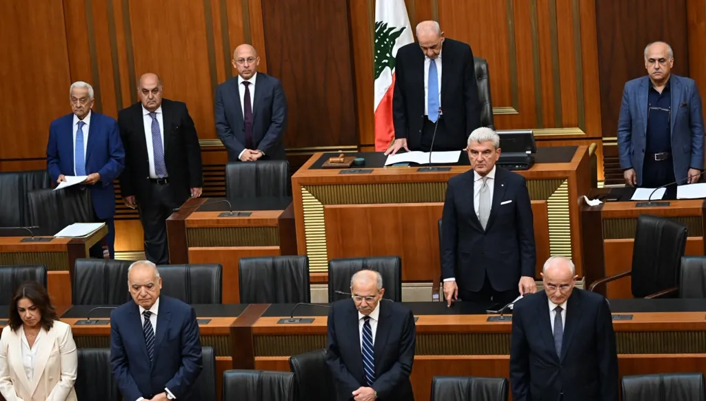 جلسة النواب: مبارزة سياسية أكثر منها مساءلة للحكومة