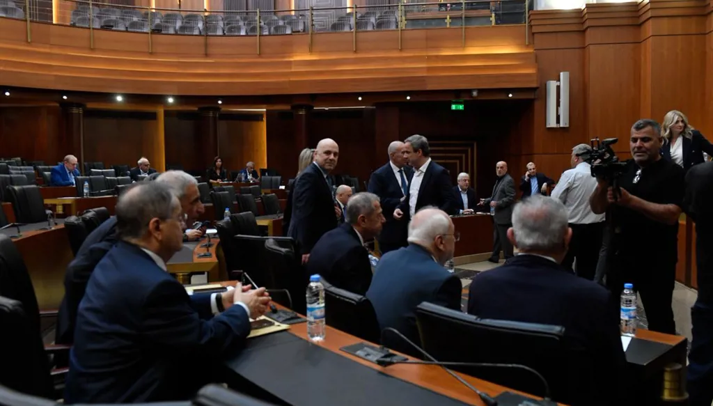 العفو العام إلى الهيئة العامّة: تسويات على الإعدام والمؤبّد واعتراضات على إطلاق الموقوفين