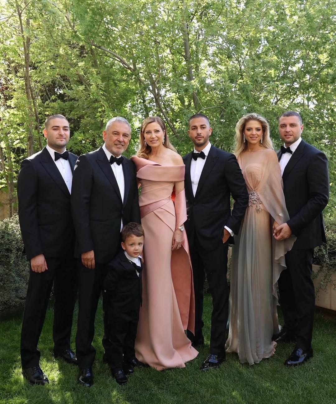 عائلة صعب في يوم زفاف سيليو وزين قطامي (إنستغرام)
