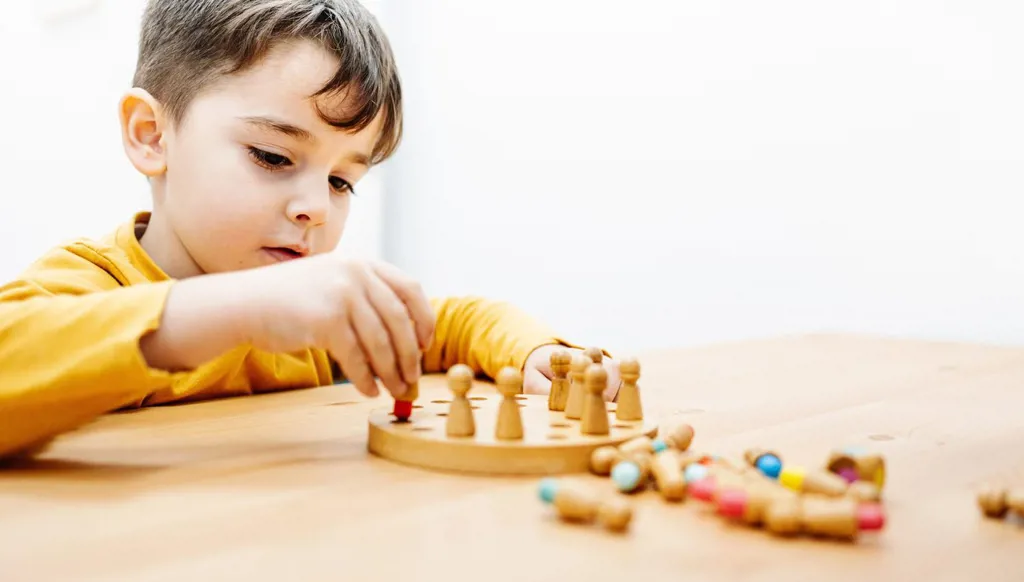 ارتفاع مقلق في معدّلات الإصابة بالتوحّد... ما الأسباب الحقيقية؟