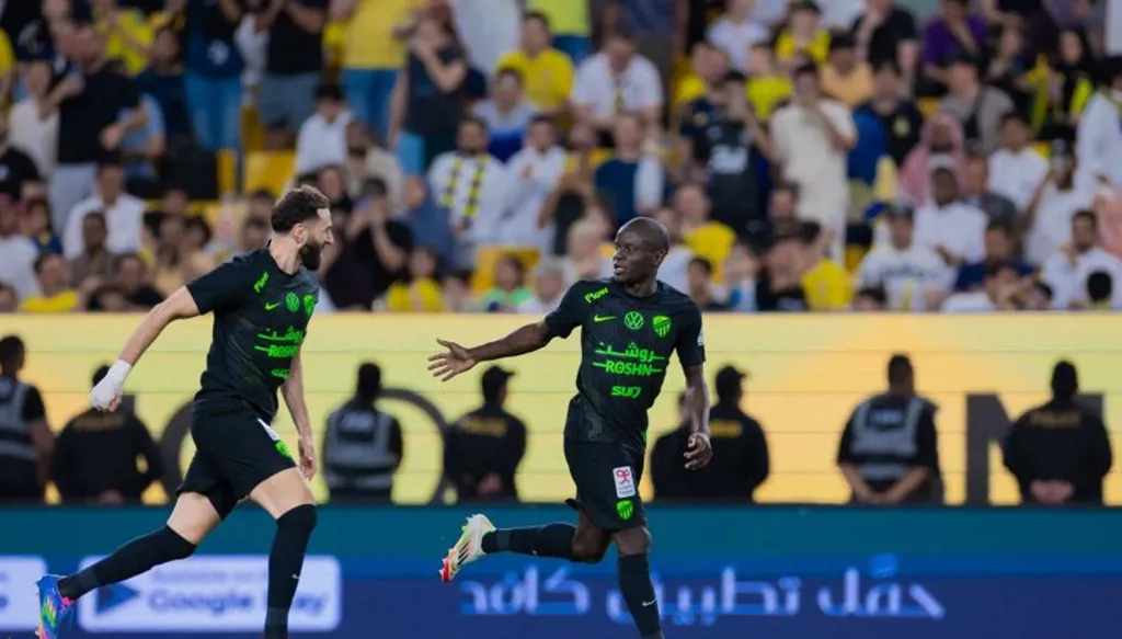 "ريمونتادا" مثيرة تقود الاتحاد لعبور النصر بالدوري السعودي (فيديو)