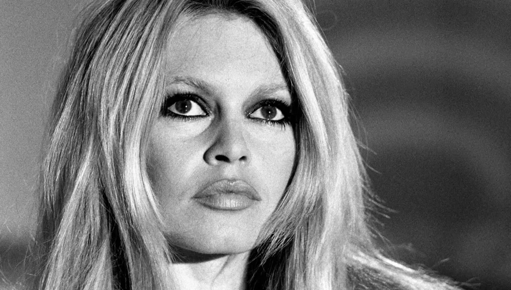 الله خلق أسطورة باردو وبريجيت قتلتها!