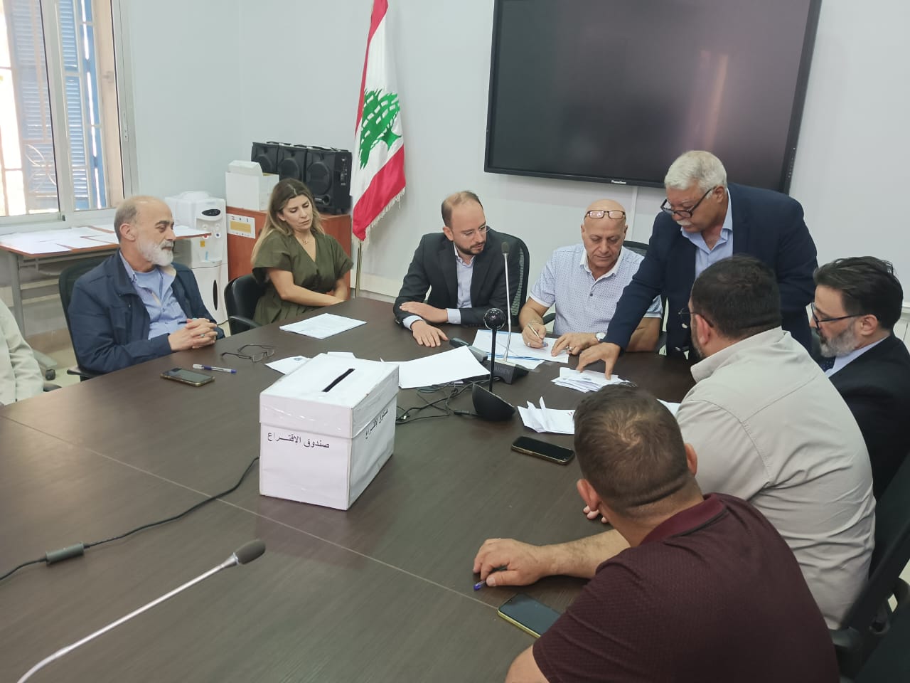 فرز الأصوات. (لينا إسماعيل)