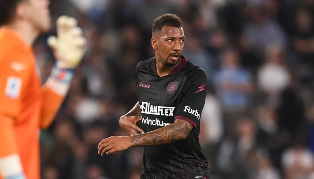 بطل العالم 2014 جيروم بواتينغ يعلن اعتزاله (فيديو)