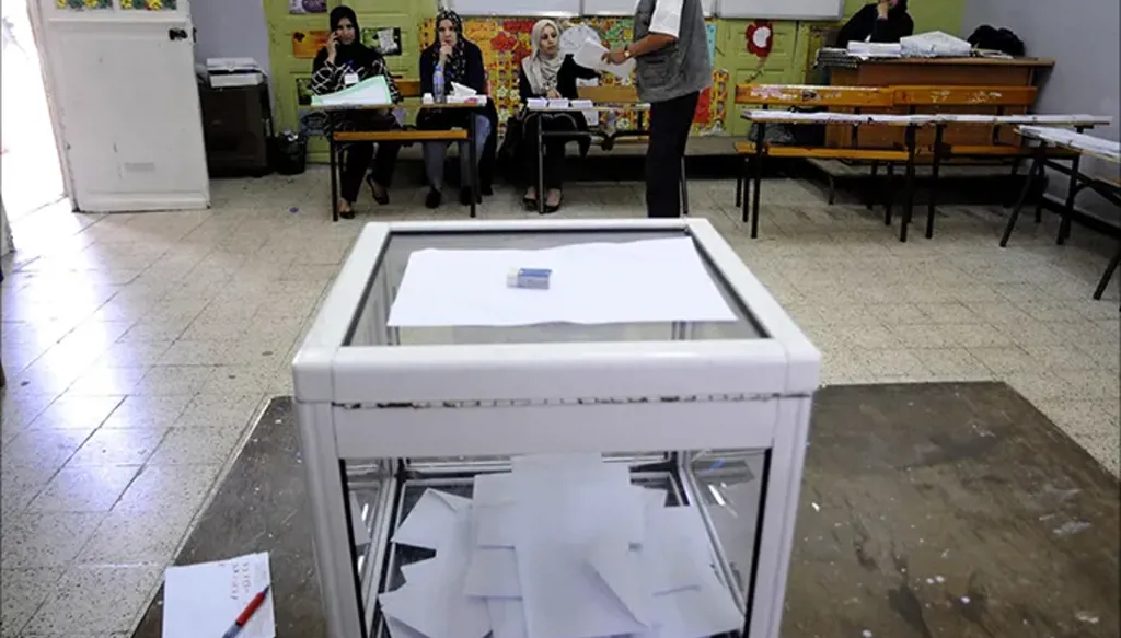 الجزائر تسابق الزمن لإحداث تغيير في تسيير بلديّاتها... نحو انتخابات برلمانيّة ومحلّية مبكرة