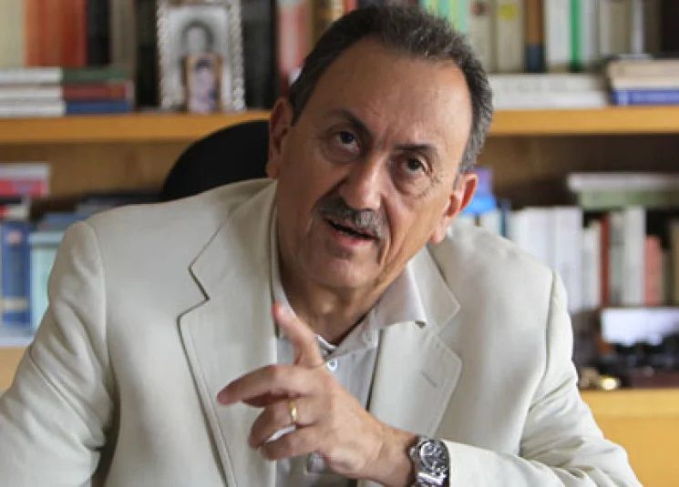 السفير سيمون كرم.