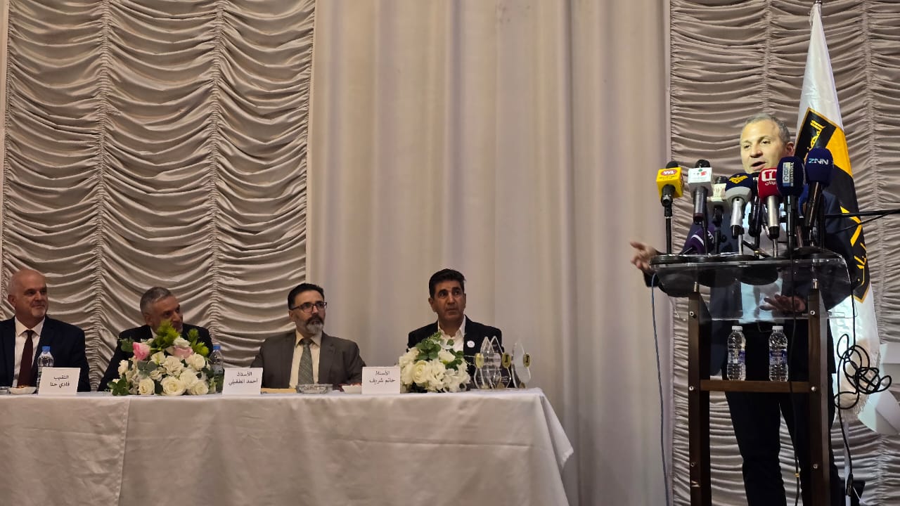 النائب باسيل متحدثاً.