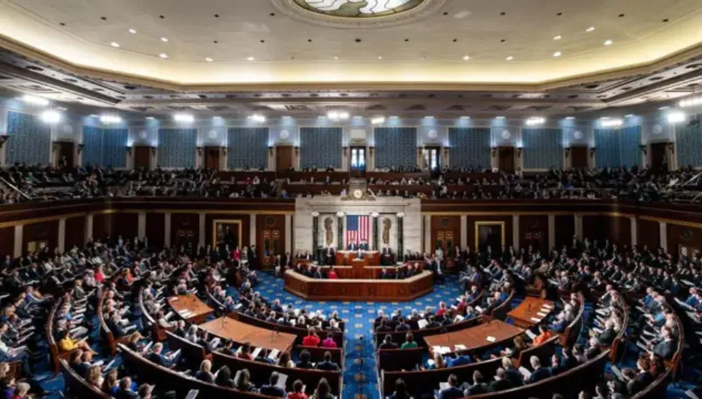 الجمهوريون يعرقلون مقترحاً لتقييد سلطات ترامب في حرب إيران