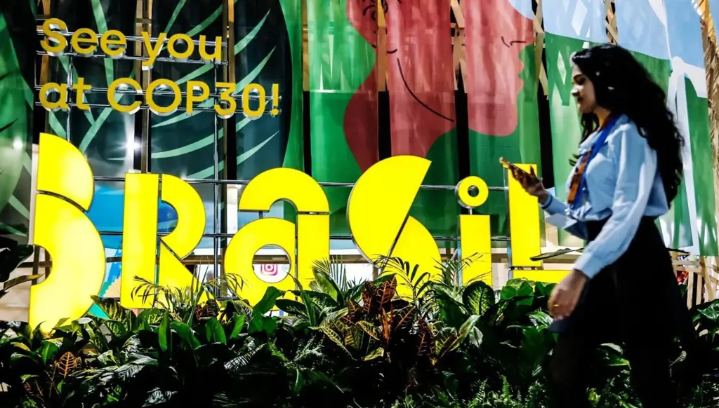 محتجون يقتحمون مقر انعقاد مؤتمر كوب30 ويشتبكون مع الأمن