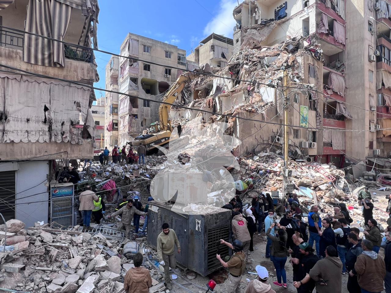 من مكان الغارات الإسرائيلية في الضاحية الجنوبية لبيروت (نبيل اسماعيل)