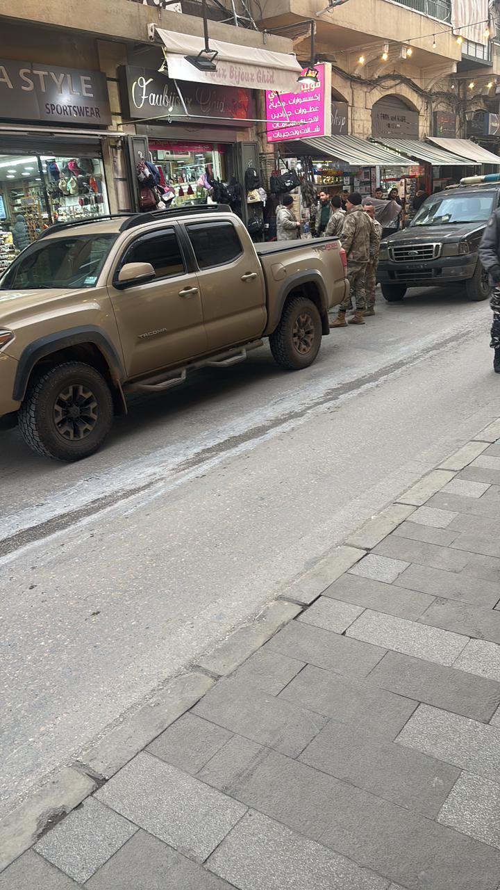 خلال المداهمة (النهار).