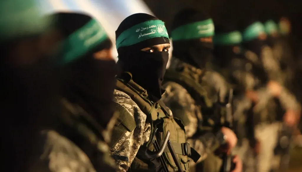 وثائق نشرتها إسرائيل... ما علاقة حماس بأموال "قوافل الخير"؟