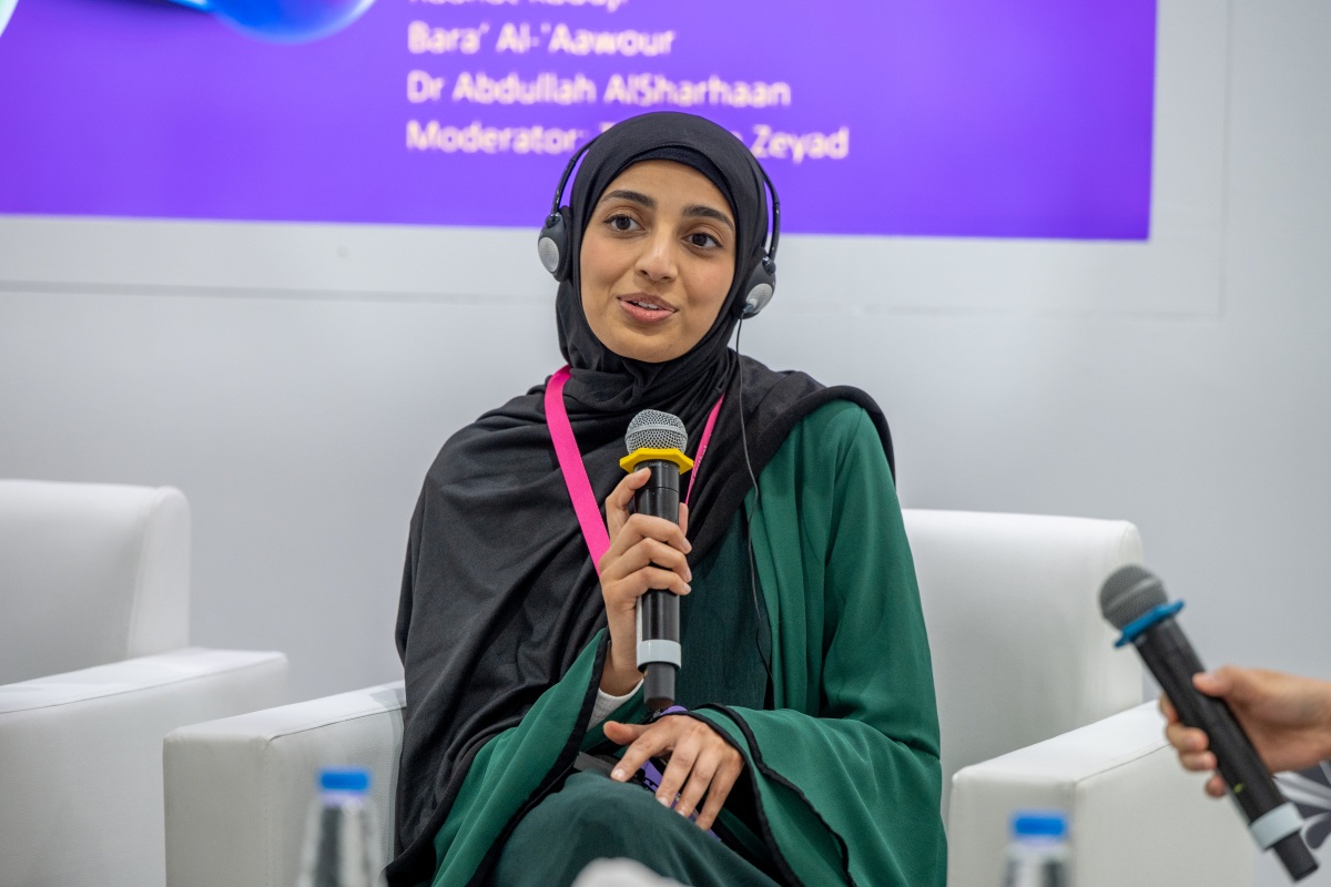 المؤلفة راحات كادوجي. (هيئة الشارقة للكتاب)