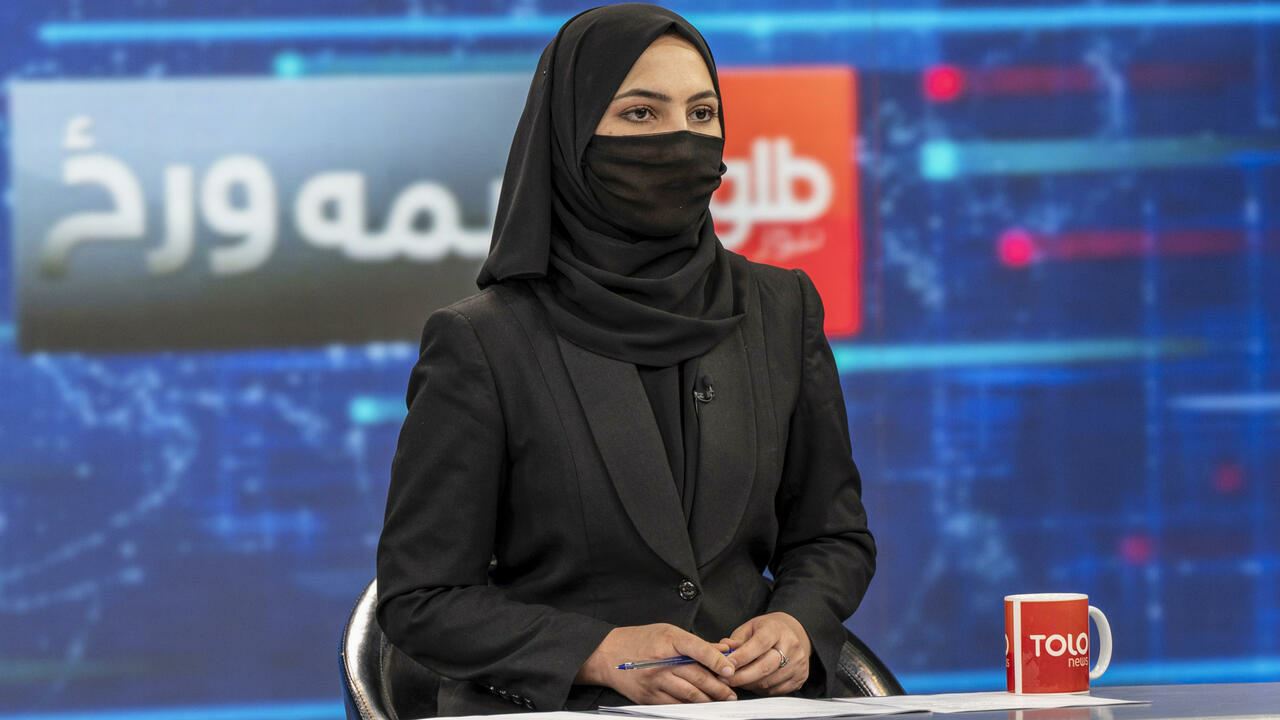 المذيعات يظهرن بالنقاب على شاشات التلفزيونات الأفغانية