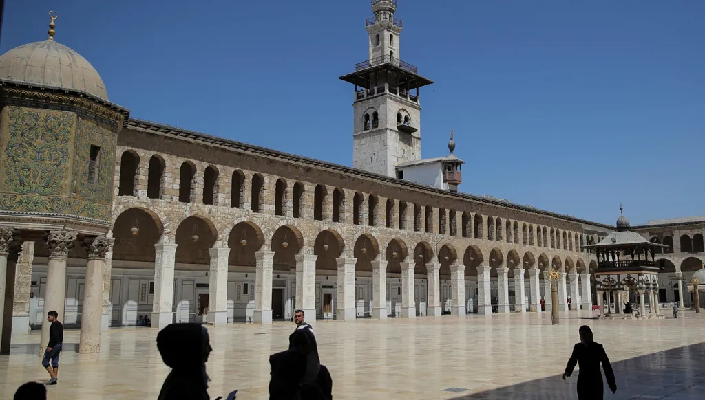 قتلى وجرحى فى حادث تدافع داخل الجامع الأموي في دمشق (فيديو)