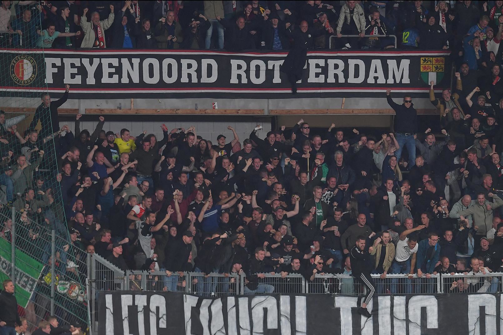 إصابة 10 شرطيين وتوقيف 8 مشجعين... ليلة عنيفة قبل نهائي "كونفرنس ليغ"