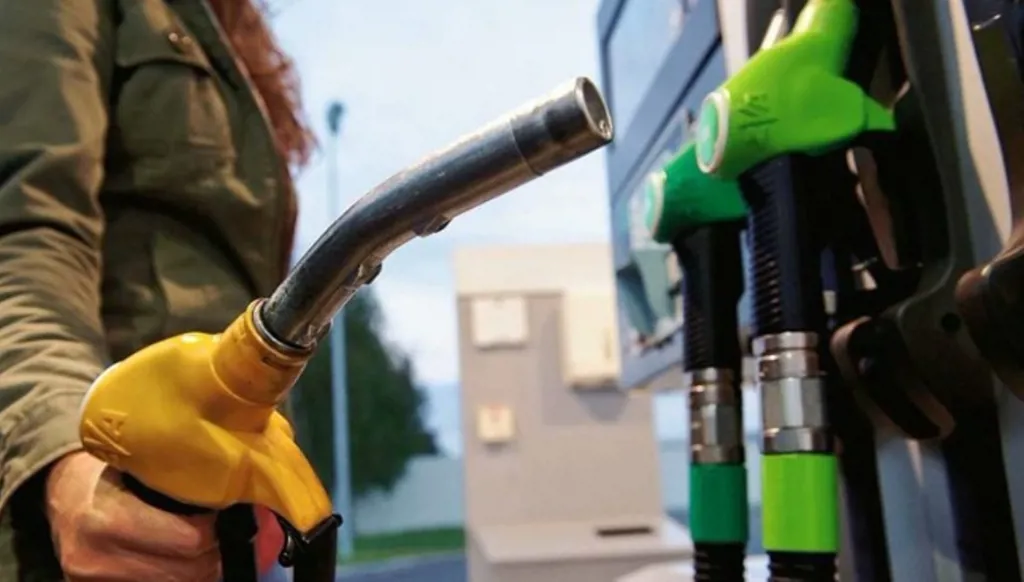 أسعار المحروقات تواصل ارتفاعها الجنوني... وجدول جديد في لبنان