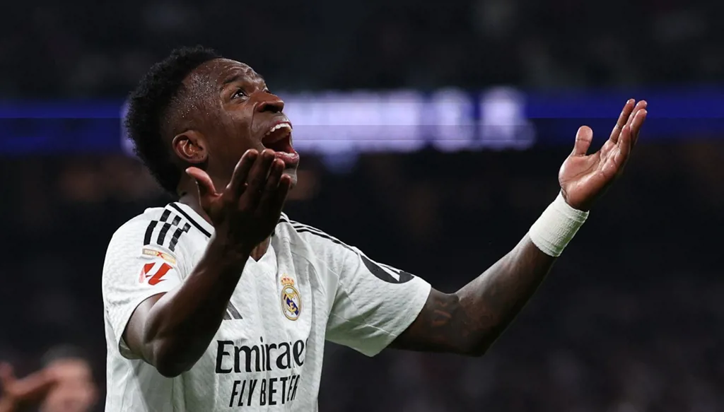 شرط واحد فقط يفصل فينيسيوس عن الرحيل من ريال مدريد