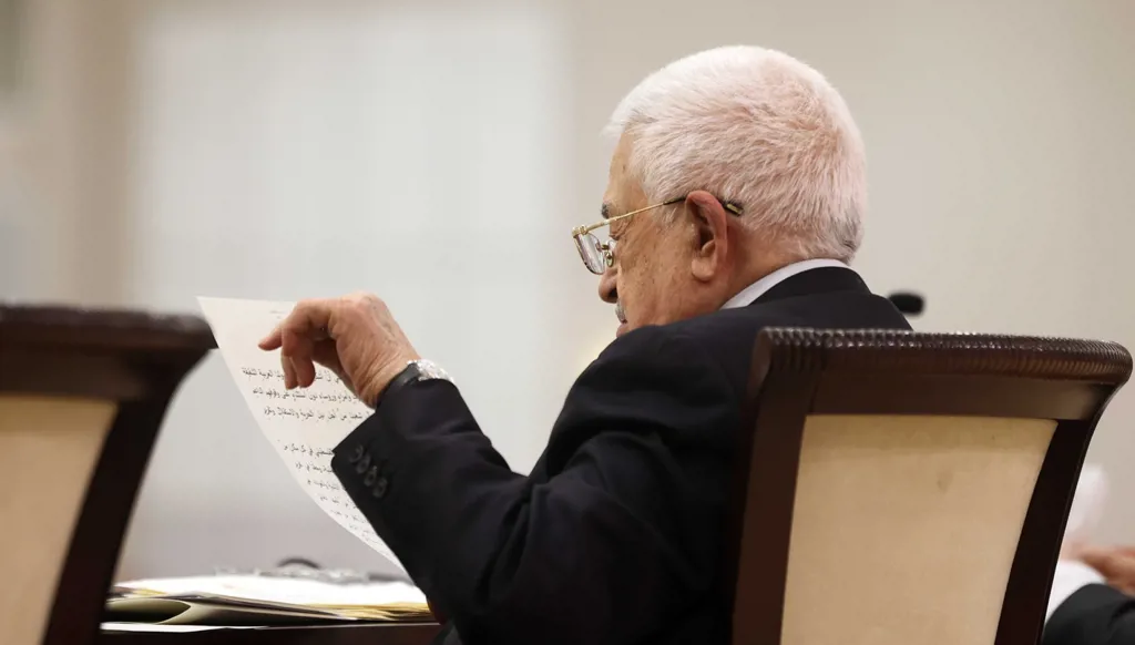 عباس يفتح النار على حماس... مزيد من التصدّع في البيت الفلسطيني