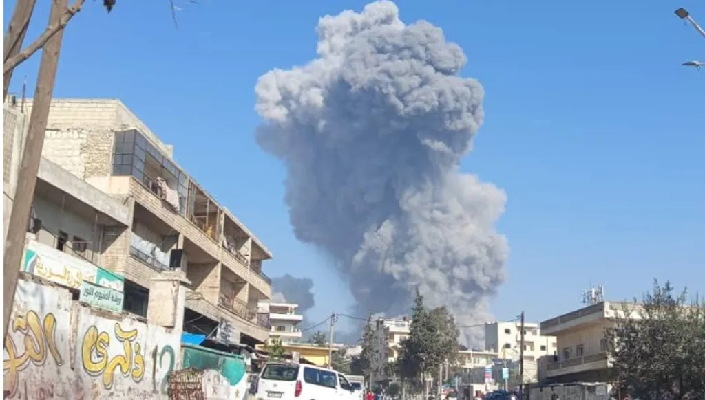 انفجار ضخم بمدينة كفرتخاريم في ريف إدلب (فيديو)