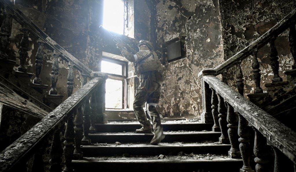 اشتداد المعارك و"القصف مستمرّ"... "إبادة جماعية" في دونباس