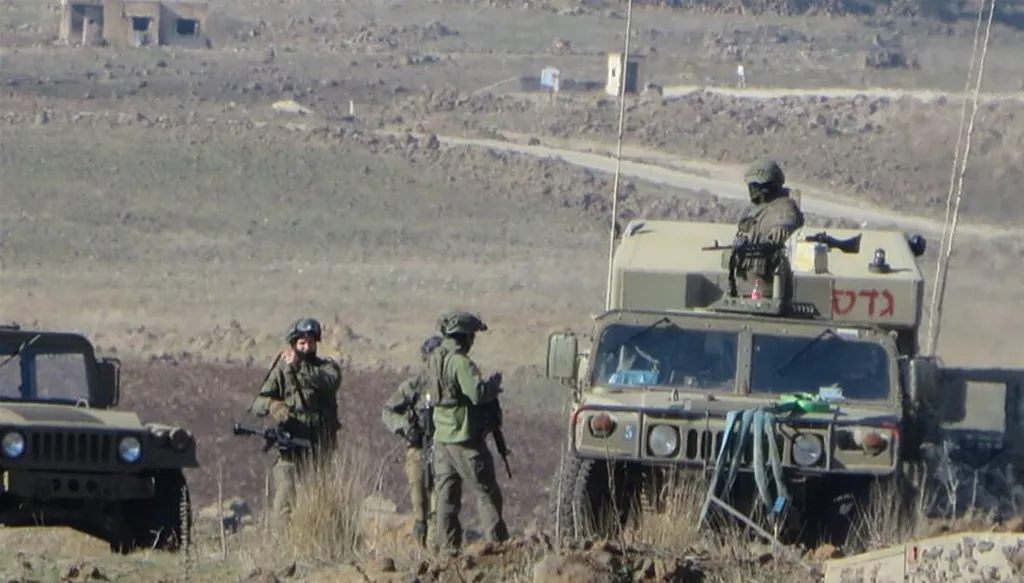 المرصد: آليات إسرائيلية تتوغّل في قريتين بريفي درعا والقنيطرة