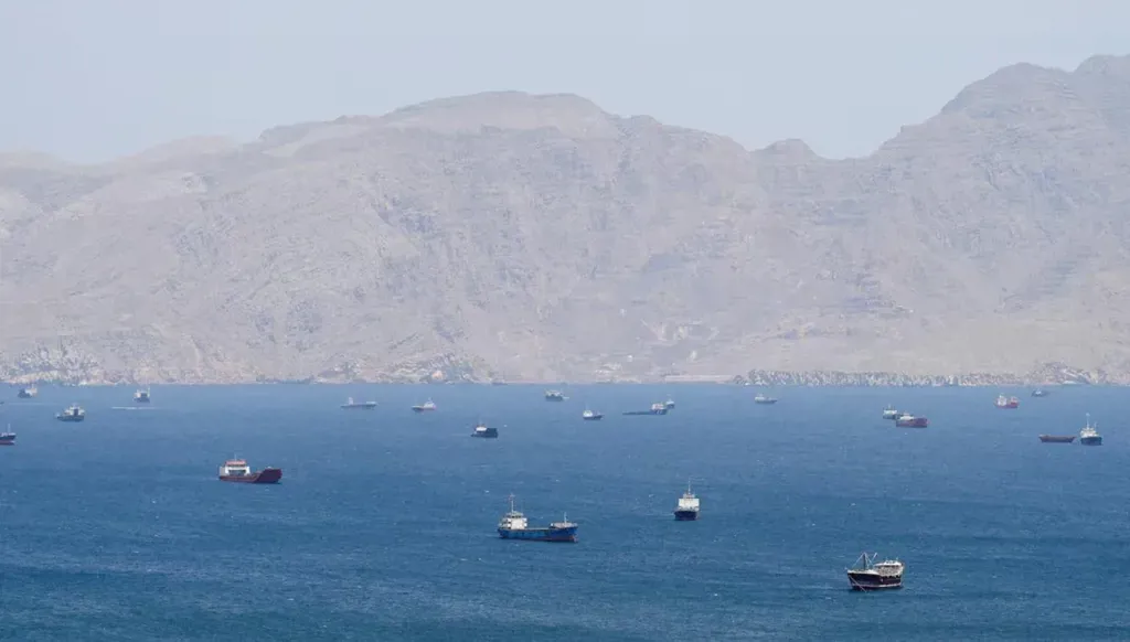 كوريا الجنوبية تستدعي السفير الإيراني عقب حادثة استهداف سفينة قرب مضيق هرمز