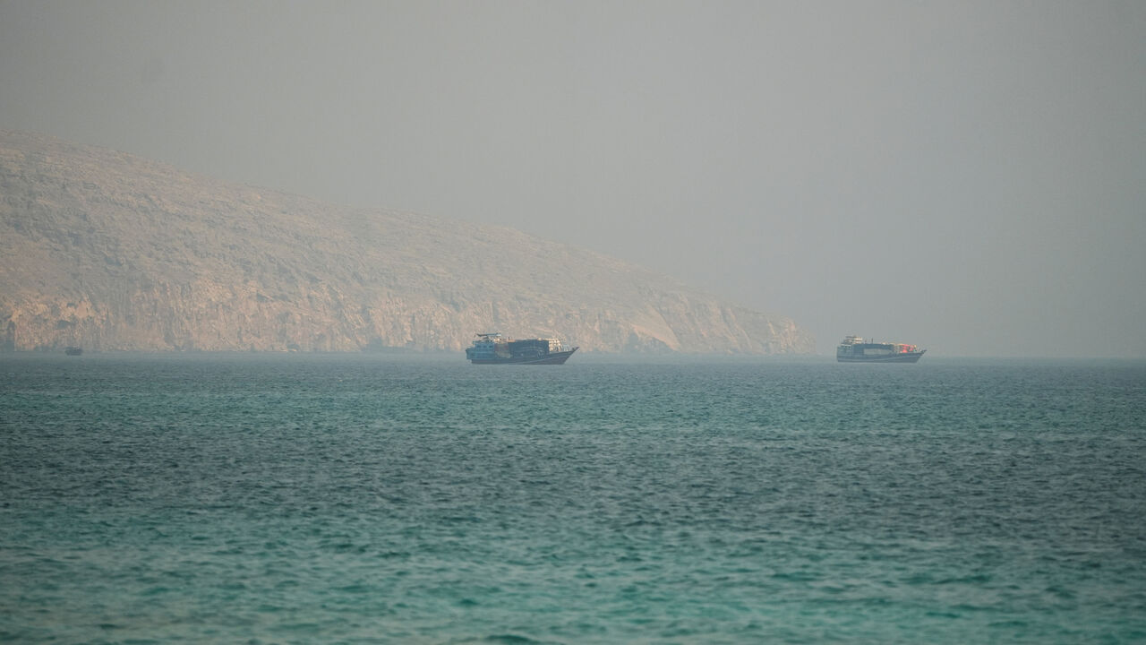 سفن في مضيق هرمز (أرشيفية).