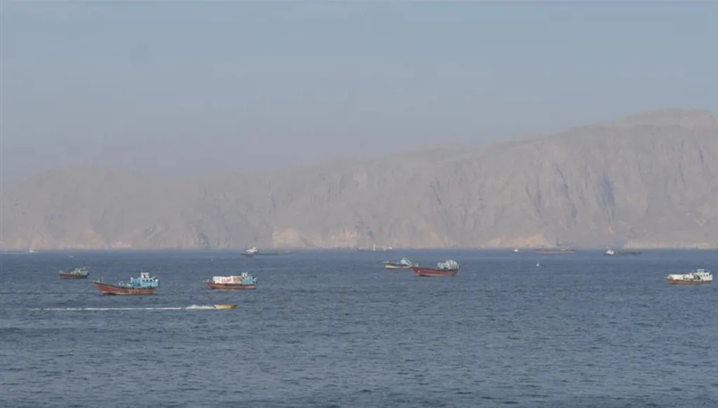 لجنة أوبك+ الوزارية تؤكد التزام أعضائها بالإنتاج وتدعو لحماية الممرات البحرية من الهجمات