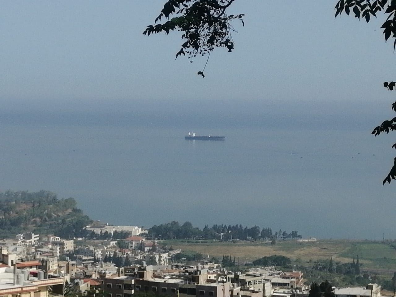 تأخر باخرة الفيول (إكس)