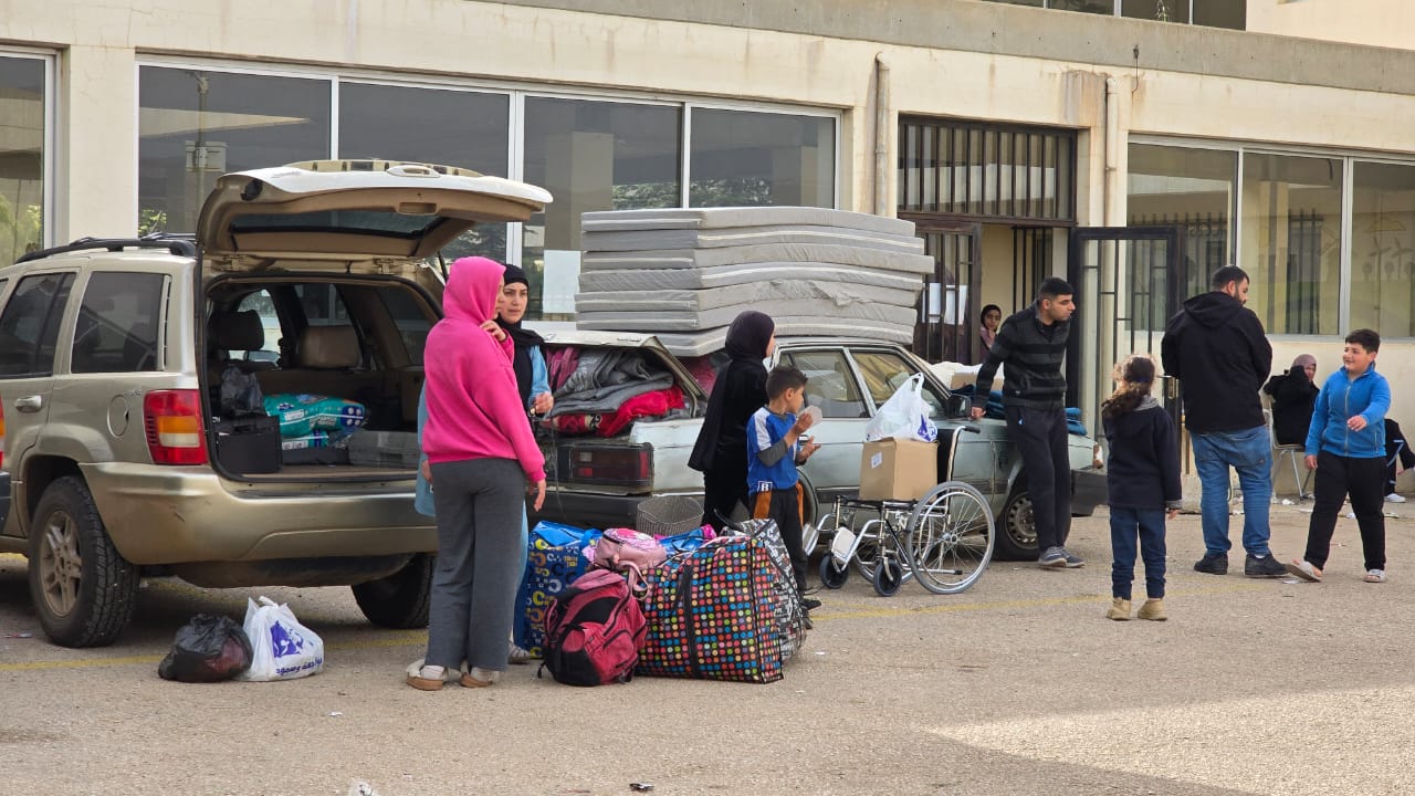 عودة النازحين من دير الأحمر (لينا اسماعيل).