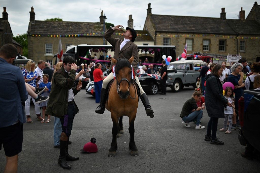 "حفل القصر"... كلمة للأميرين تشارلز ووليم للثناء على المكلة باليوم الثالث لاحتفالات اليوبيل البلاتيني
