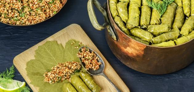 ورق عنب بالبرغل... وجبة اقتصاديّة لذيذة