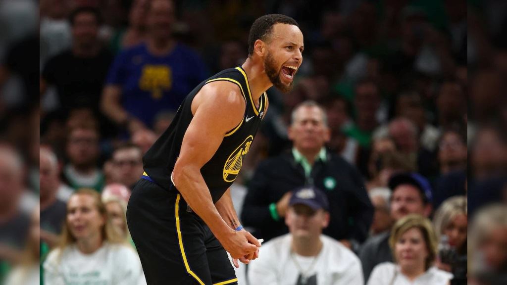 كوري يشعل نهائي NBA... واريورز يعادل سلتيكس 2-2